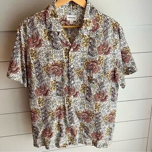 Frank and Oak Men’s Camp Collared Shirt All Over floral leaf pattern Size Small
